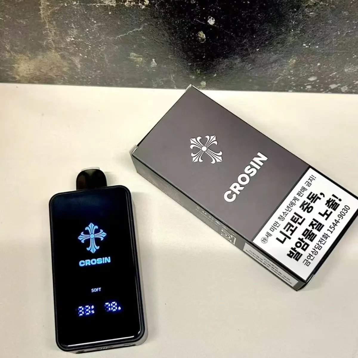 CROSIN ブラックVAPEとパッケージの実写